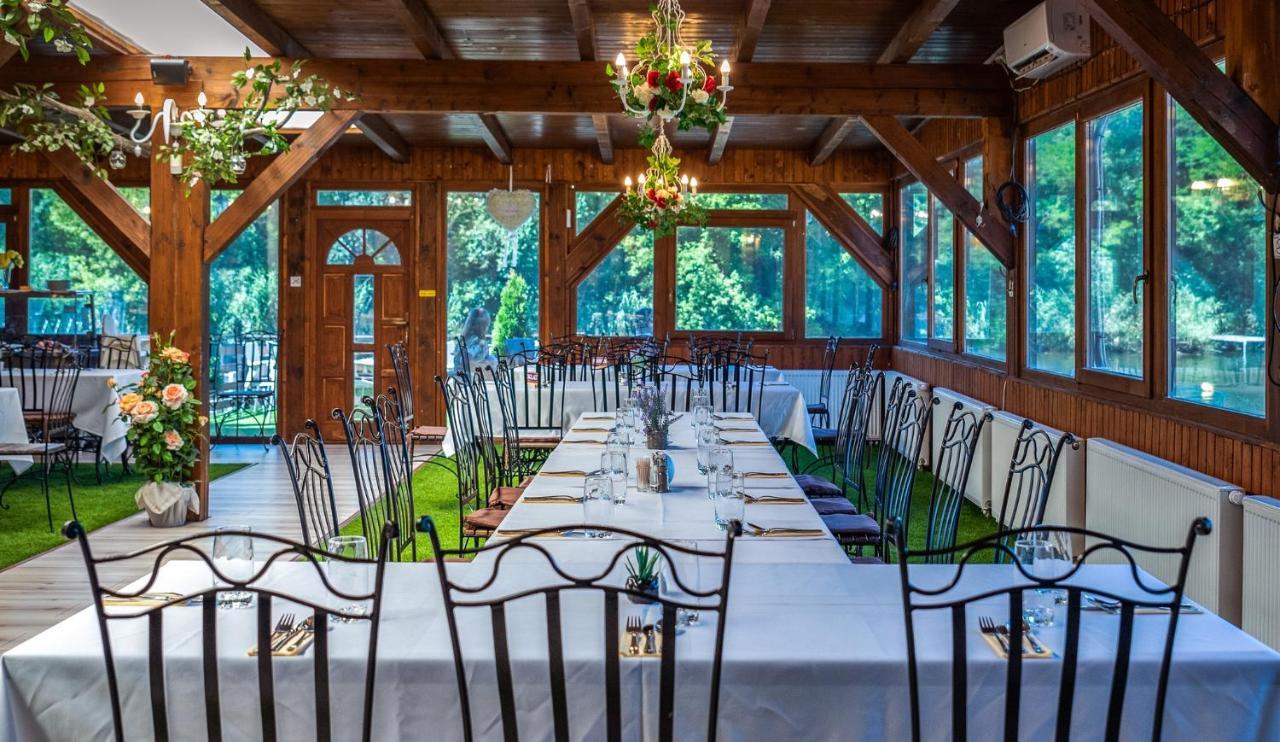 Eden Lounge Restaurant &